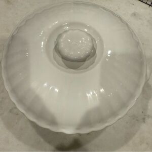 Mikasa Maxima Yardley Elegant White Ceramic ovenware Serving Dish with Lid